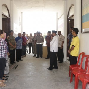 Bupati Sehan Landjar Saat melakukan SIDAK di Kantor Perhubungan Boltim Pekan lalu