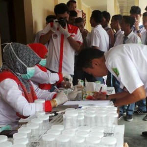 pelajar tes urine