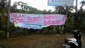 Warga Tolak PJS Bupati Bolmong Bukan Putra BMR Warga Tolak PJS Bupati Bolmong Bukan Putra BMR