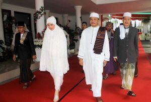 Wali Kota Sholat Ied di Lapangan Kotamobagu