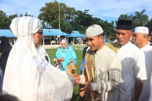 Wali Kota Sholat Ied di Lapangan Kotamobagu