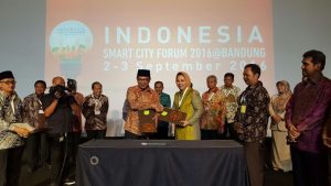 Tatong Bara dan Ridwan Kamil Tandatangani MoU Kerjasama Jaringan Lintas Perkotaan