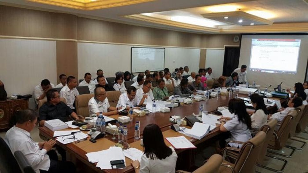 Sekda Bolmut Rapat Konsultasi Dan Evaluasi LKPD 2015  Bersama Pemprov Sulut