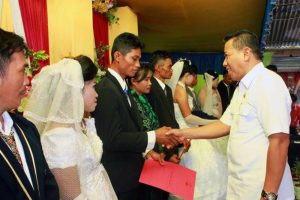 Pemda Bolmut Gelar Nikah Massal