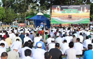 Walikota Sholat Idul Adha di Lapangan Kotamobagu