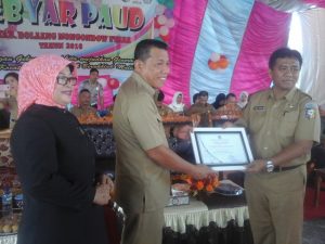 Gelar Gebyar PAUD, Bupati Serahkan Piagam Penghargaan ke Dikpora Gelar Gebyar PAUD, Bupati Serahkan Piagam Penghargaan ke Dikpora