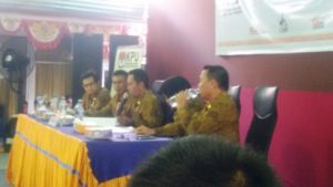 rapat-pleno-penetapan-paslon-pilkada-bolmong-2017-300×169