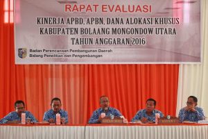 Pemda Bolmut Gelar Rapat Evaluasi APBD,APBN dan DAK Tahun 2016 Pemda Bolmut Gelar Rapat Evaluasi APBD,APBN dan DAK Tahun 2016