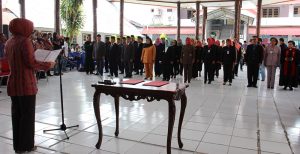 walikota-saat-mengambil-sumpah-para-pejabat-fungsional
