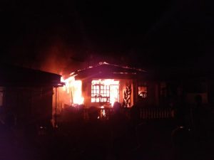 Akibat Arus Pendek, Rumah Warga Moyag Dilalap Jago Merah