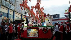Parade Santa Claus Manado Dihadiri Gubernur