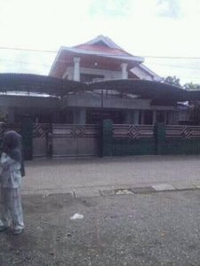 Rumah calon bupati salihi mokodomngan yang kana di sita oleh pihak pengadilan kotamobagu