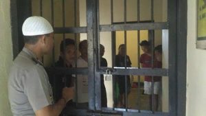 Tahanan Polsek Kota Wajib Shalat