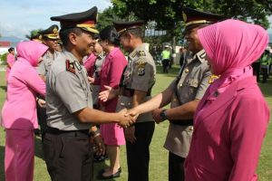 Susana Haru Mewarnai Sertijab Dua Kasat dan Tiga Kapolsek Susana Haru Mewarnai Sertijab Dua Kasat dan Tiga Kapolsek