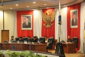 Deprov Gelar Paripurna Penyampaian LKPJ Gubernur 2016 Deprov Gelar Paripurna Penyampaian LKPJ Gubernur 2016