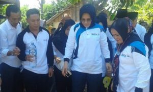 TB Lakukan Peletakan Batu Pertama Program Pemasangan Paving