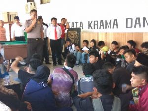Demo Mahasiswa BMR di Kantor DPRD Kotamobagu Berakhir Ricuh