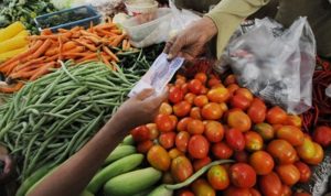 Disperindag Boltim Pantau Harga Sembako