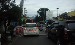 Traffic Light Simpang Empat Mogolaing Rusak
