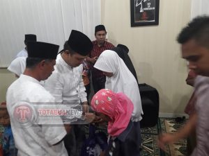 Kajari Bolmut Buka Puas Bersama Anak Yatim