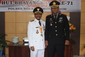 Bupati Boltim Irup HUT Bhayangkara ke-71 di Mapolres Bolmong Bupati Boltim Irup HUT Bhayangkara ke-71 di Mapolres Bolmong