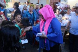 Eyang di Sambut Tangis Warga Korban Kebakaran Kelurahan Gogagoman
