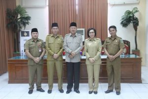 Bupati Bolmong Serahkan Aset Tahap III ke Pemkab Bolsel Bupati Bolmong Serahkan Aset Tahap III ke Pemkab Bolsel