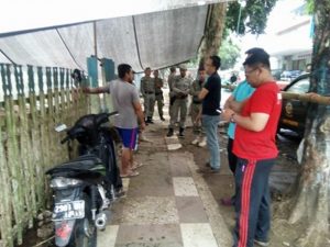 Satpol-PP Kotamobagu Tertibkan Pedagang Hewan Kurban Yang Memakai Trotoar
