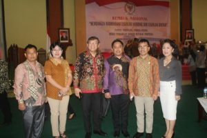 Foto Adve Bolsel Setengah Halaman BW (5)