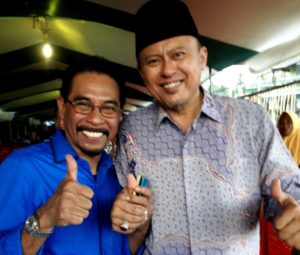 Eyang Dukung H2M Maju Ke DPR-RI Eyang Dukung H2M Maju Ke DPR-RI