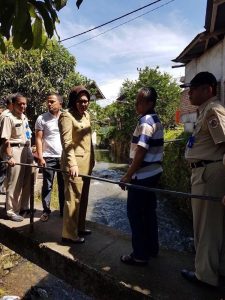 Tatong Tinjau Langsung Lokasi Banjir di Kampung Baru