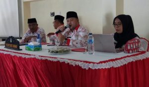 Sekretaris Daerah Bolsel Arvan Ohy S STP, didampingi Asisten III Setda Bolsel Drs Ridel D Paputungan, dan Kaban Pengelolaan Keuangan dan Pajak Daerah Lasya Mamonto S Pt, ME