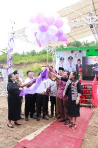 Pelepasan Balon Sebagai Tanda Dibukanya Fastival Paskah dan Hari Pemuda GMIBM se Bolmong Raya