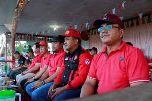 Wabup Iskandar Kamaru didampingi Asisten I Setda Bolsel, Kadispora Bolsel,Camat Pinolosian, Ketua Komisi II DPRD Bolsel, Kapolsek Pinolosian dan Danramil 1303 06 Pinolosian dan sejumlah pimpinan OPD Bolsel