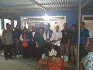 Beberapa caleg PAN saat berfoto dengan ketua DPD PAN Kotamobagu Hi Jainuddin Damopolii Beberapa caleg PAN saat berfoto dengan ketua DPD PAN Kotamobagu Hi Jainuddin Damopolii