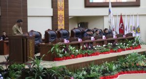 Olly-Dondokambey-di-mimbar-1