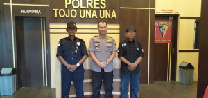 Ketua FPII Touna Darmasita dan Anggota ketika silaturahmi dengan Kapolres Touna