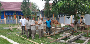 Peletakan batu pertama pembagunan Musholla BPN Touna