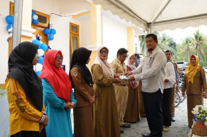 Bupati saat resmikan kantor UPTD PPA,