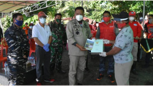 danrem-serahkan-bantuan-2-750x422