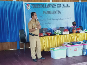 Kepala dinas Pariwisata dan Kebudayaan Touna saat berikan sambutan