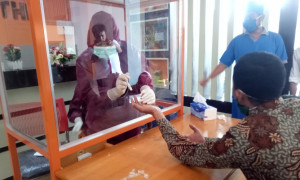 Salah satu pengurus yang KAHMI sedang dilakukan rapid test