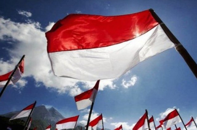 Astaga! Viral Bendera Merah Putih Dibakar, 1 Perempuan Ditangkap