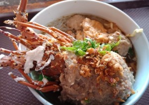 mantul-di-jombang-ada-bakso-lobster-yang-gurih-segar-6