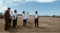 Foto Bupati Yasti mendamping Kejagung Tinjau Bandara Lolak