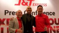 Deddy Corbuzier bersama owner J&T
