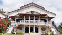 10-11-30-10-58-21-rumah-adat_09061856
