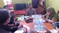 Tim Pokja Dewan pers RI saat melakukan verfak di kantor Bolmongraya.com (Foto : Konni/TNews)