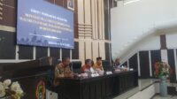 Foto : Ketua DPRD saat menghadiri Rapat Persiapan Kegiatan Refleksi Tiga Tahun Kepemimpinan Walikota dan Wakil Walikota Gorontalo di Aula Kantor Walikota