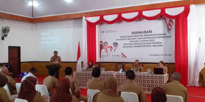Sosialisasi Peraturan Menteri Pendayagunaan Republik Indonesia Nomor 6 Tahun 2022 Tentang Aparatur Negara dan Reformasi Birokrasi Pengelolaan Kinerja Aparatur Sipil Negara, di Rumah Dinas (Rudis) Walikota Kotamobagu
